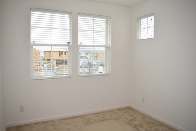 Building Photo - 1805 Terracina Dr