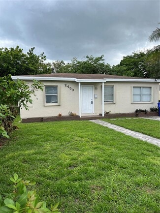 Building Photo - 2450 Hayes St