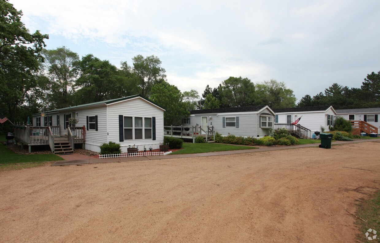 601 Sommer's St N, Hudson, WI 54016 Apartments in Hudson, WI