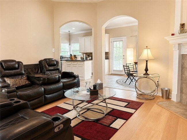 Building Photo - 2301 Norham Dr
