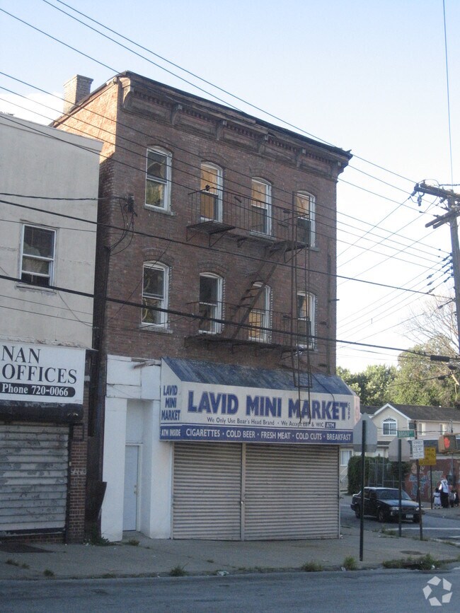 Building Photo - 251 Broad St