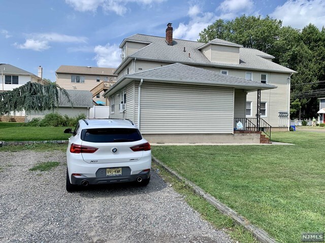 Building Photo - 215 Saddle River Rd