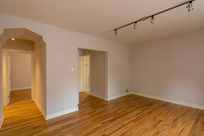 Building Photo - 2419 N Kedzie Blvd