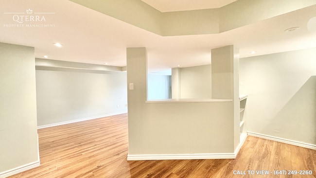 Building Photo - 569 Blythwood Sq