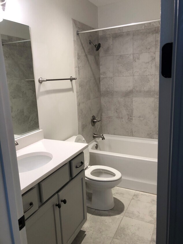 Foto principal - 1540 4th Ave E