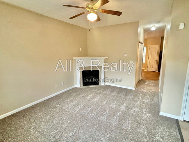 Building Photo - 1559 Eastern Sunrise Ln