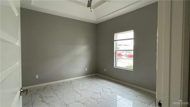 Foto del edificio - 3904 Hawthorne Ave