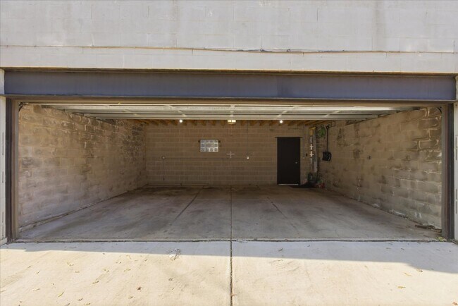Foto del edificio - 850 W Lill Ave