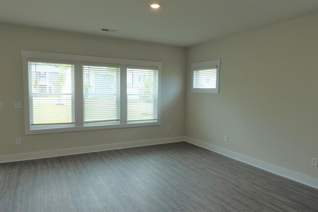 Building Photo - 100 Boren Wy