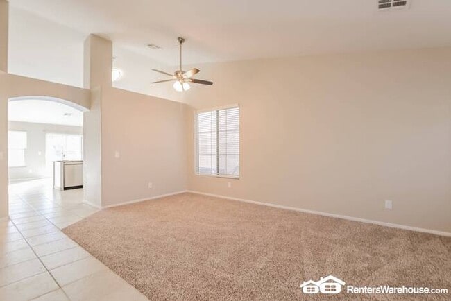 Building Photo - 3-bedroom, 2 bath, recently renovated, mov...