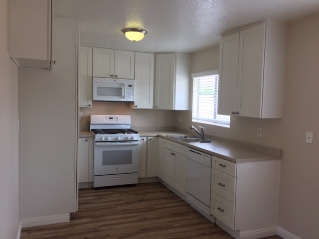 Foto principal - 13032 Newhope St
