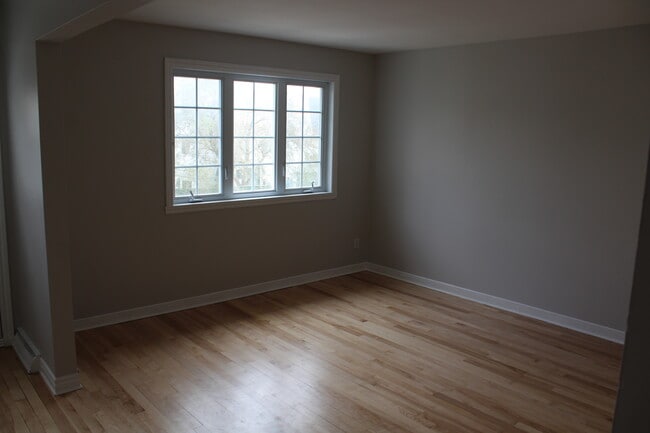 Building Photo - 2170 Rue Auclair