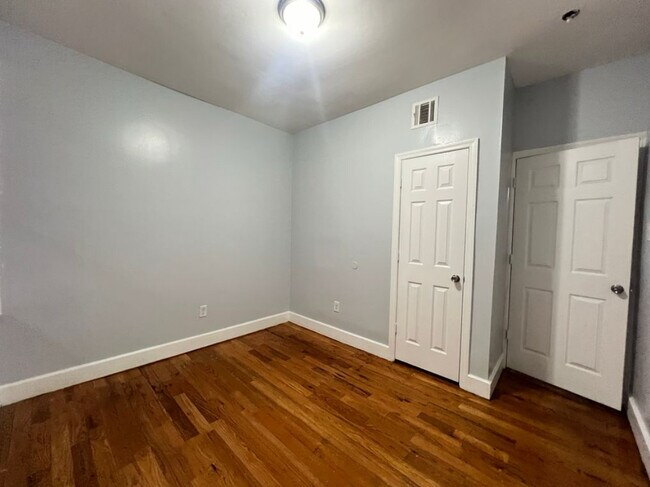 Foto del edificio - 224 3rd St