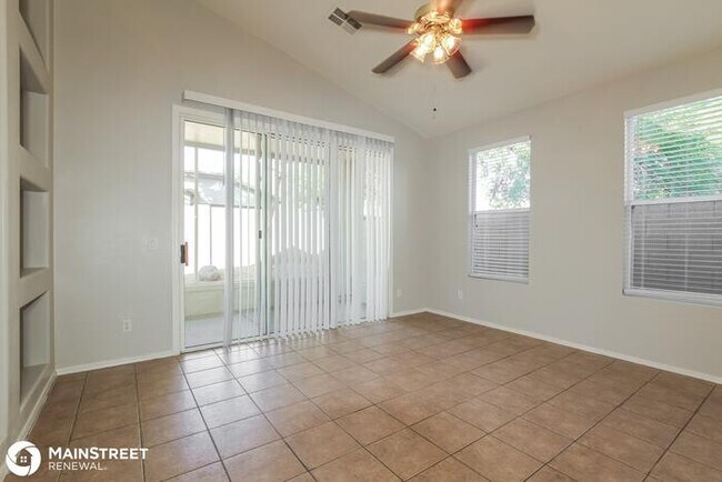 Building Photo - 14856 W Columbine Dr, Surprise, AZ 85379
