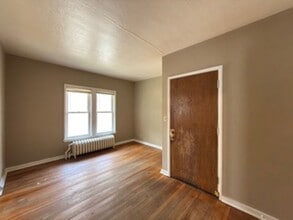 Building Photo - 468 N Herschel St