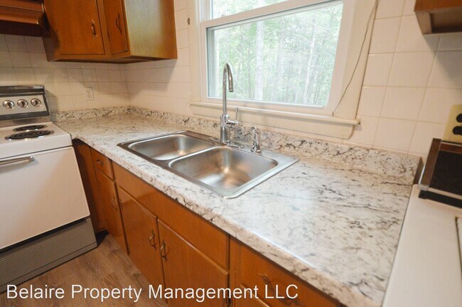 Building Photo - 4 br, 1 bath House - 116 Bickford Hill Road