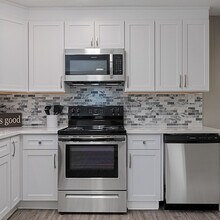 Building Photo - Boundary Village