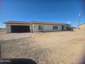 Building Photo - 952 S 305th Ave