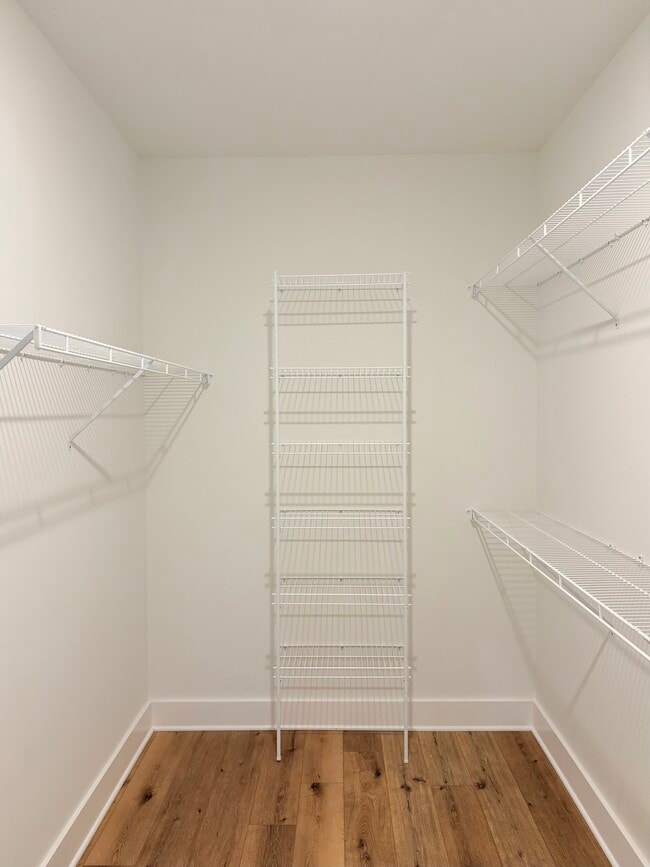 Foto del edificio - 5380 Freesia Ln