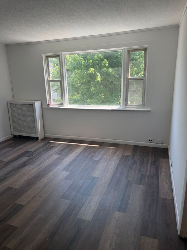 Building Photo - 720 S Webster Ave
