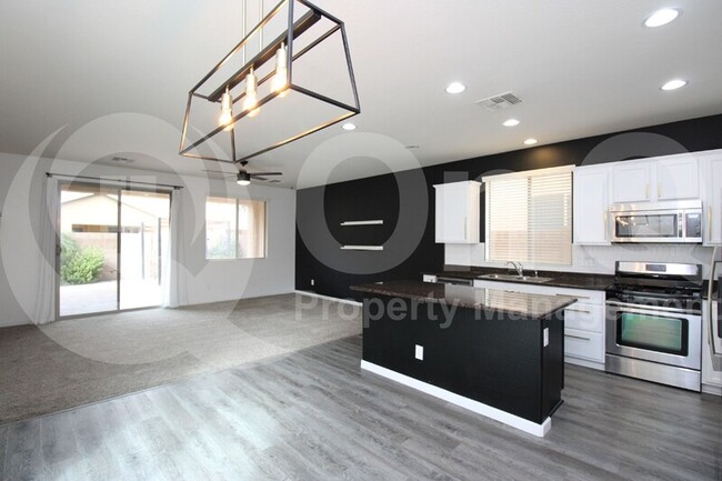 Foto del edificio - 3450 E Tulsa St