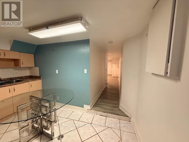 Building Photo - 33 Lappin Ave