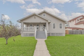 Building Photo - 623 32nd St