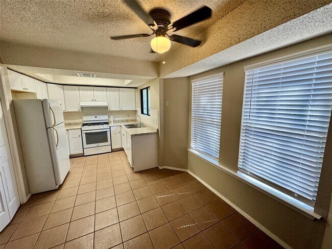 Foto del edificio - 1004 Milford Way