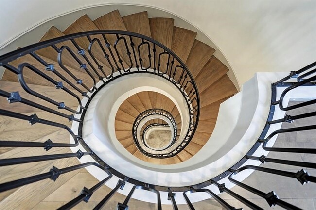 Building Photo - 1909 Revere St