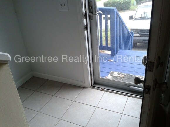 Foto del edificio - 2048 Charter Ln