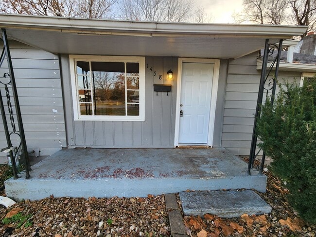 Building Photo - Spacious 3-Bedroom, 2-Bathroom Home AVAILA...