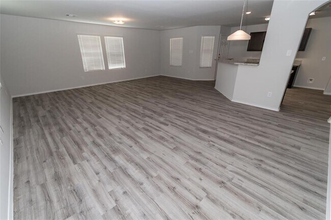 Foto del edificio - 18507 Queesborough Creek Rd