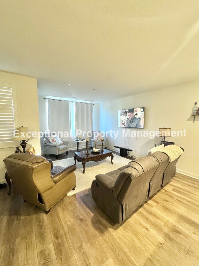 Foto del edificio - Ready to move in 3 bed 3 bath home!