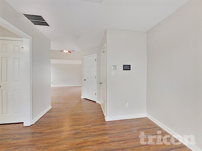 Foto del edificio - 105 River View Ct