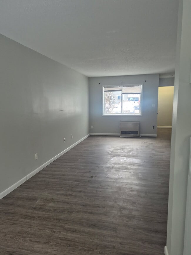 Building Photo - C5 Grandview Dr