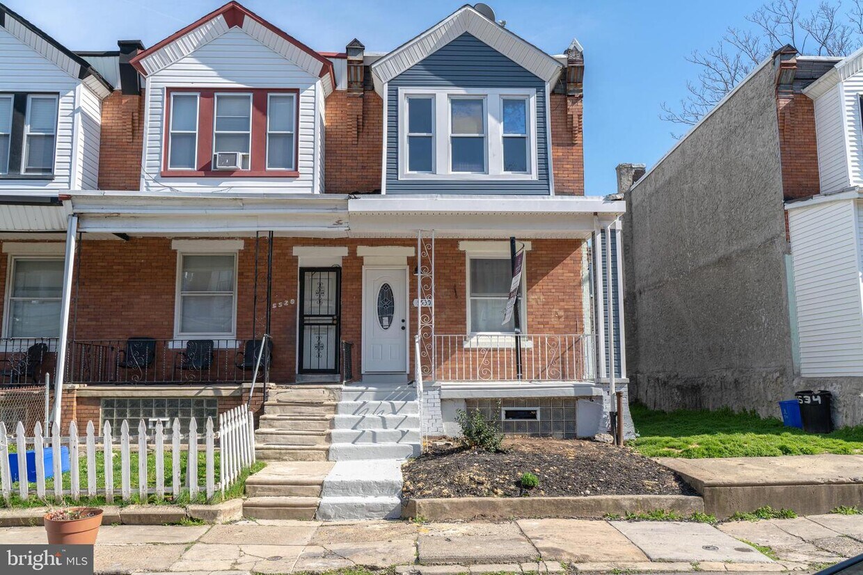 Primary Photo - 5530 Upland St