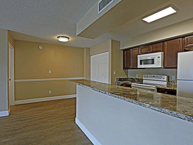 Photo - Mystic Gardens 5319-1905 Apartment