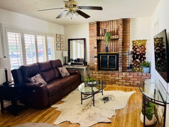 Building Photo - Single Family Home close to SUU
