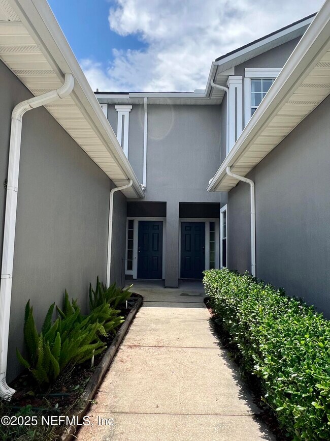 Foto del edificio - 466 Scrub Jay Dr