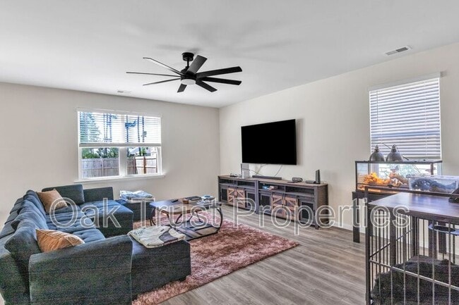 Foto del edificio - 341 Bering Ln