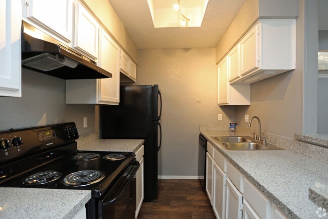 Foto del edificio - Woodbridge Townhomes- 702