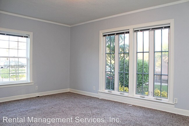Building Photo - 826 N Humboldt St