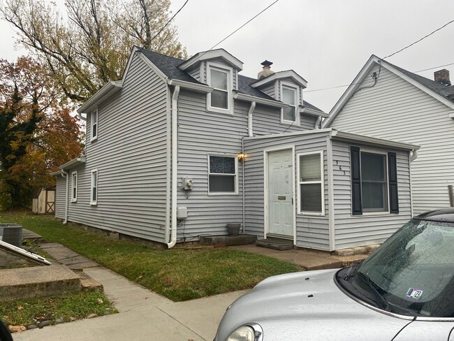Building Photo - 563 Pennington Ave