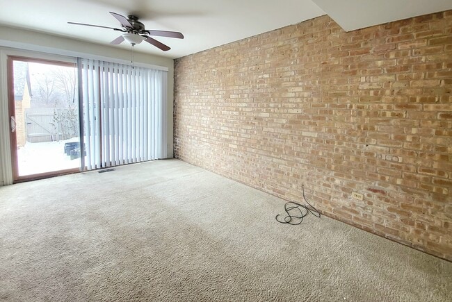 Building Photo - 712 Concord Ln