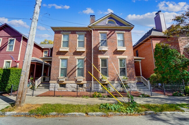 Building Photo - 218 Brown St