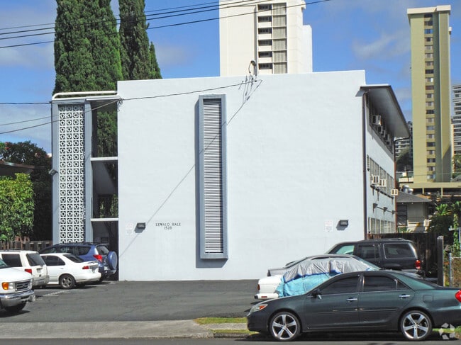 Building Photo - 1526 Kewalo St