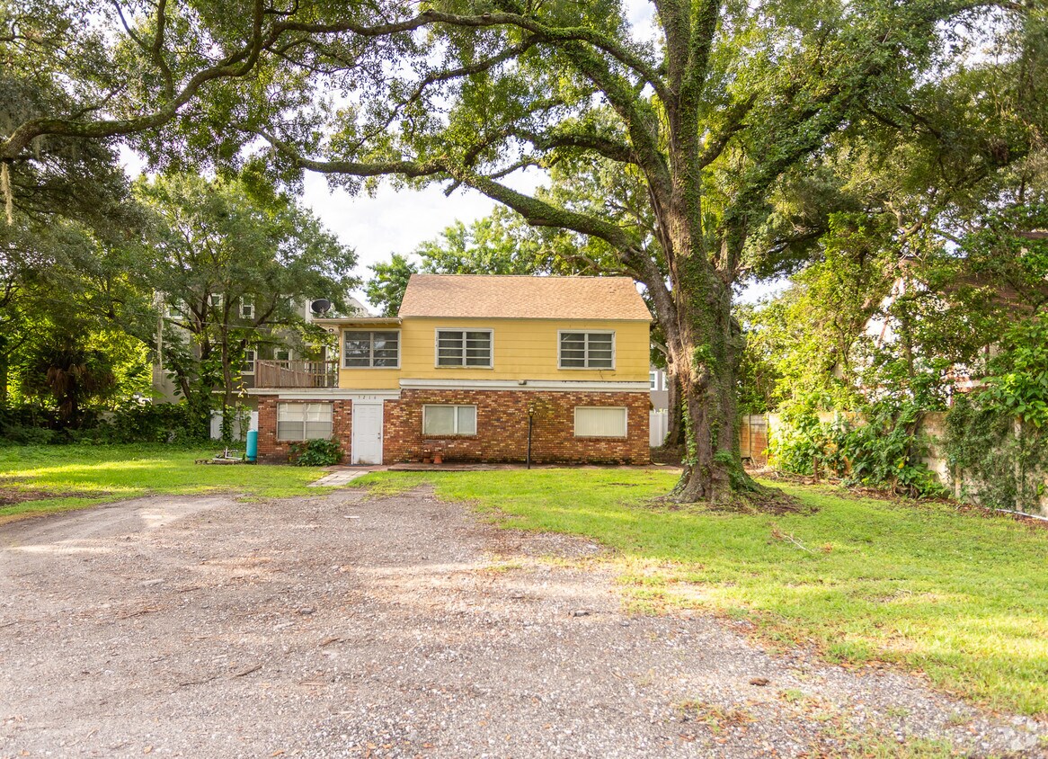 Building Photo - 3216 W Azeele St