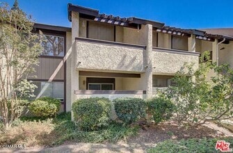 Building Photo - 1348 E Hillcrest Dr