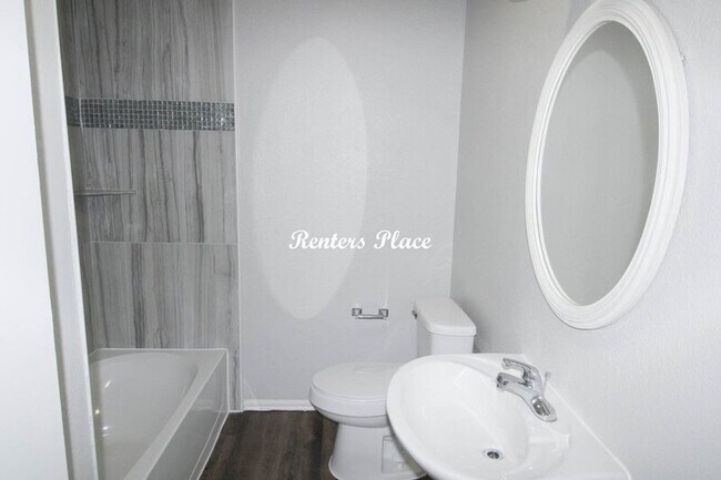 Foto del edificio - 3811 E 15th St