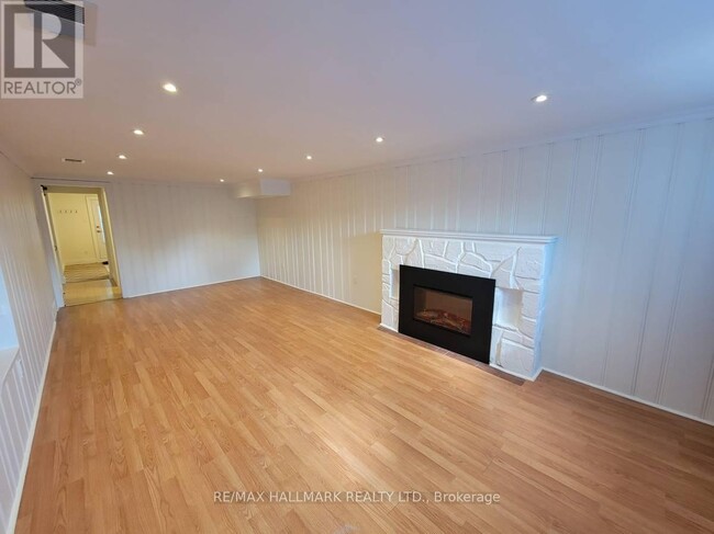 Building Photo - 7 Folcroft Ave